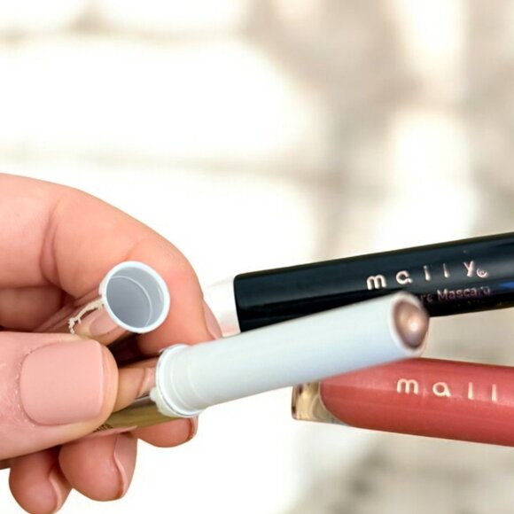 Mally Beauty Makeup Bundle Lot of 3 Mascara Pro Perfect Brow Highlight Lip Gloss - Picture 7 of 8